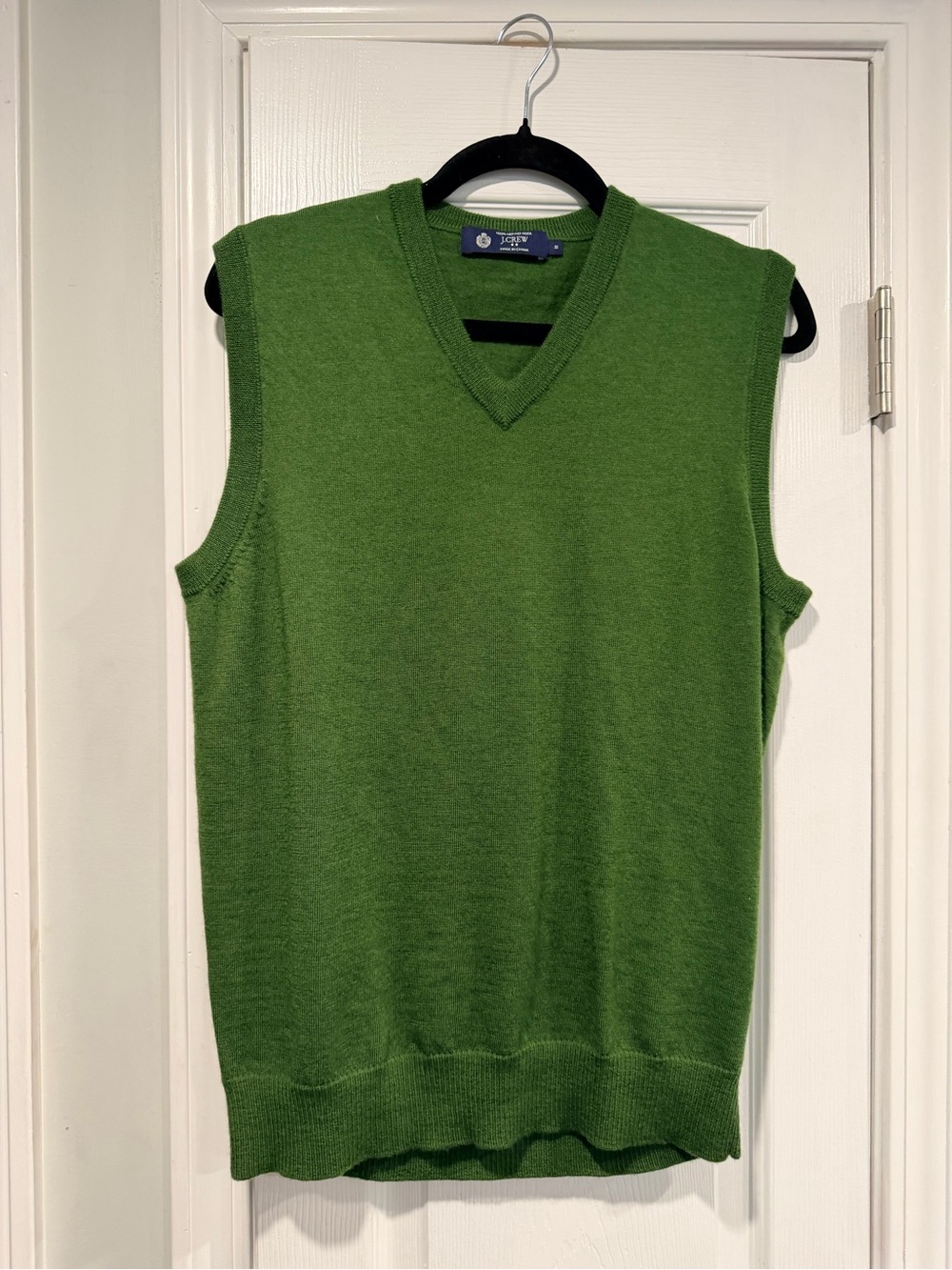 J.Crew Size M Green V-Neck Sweater Vest Soft 100% Merino Wool Preppy Classic
